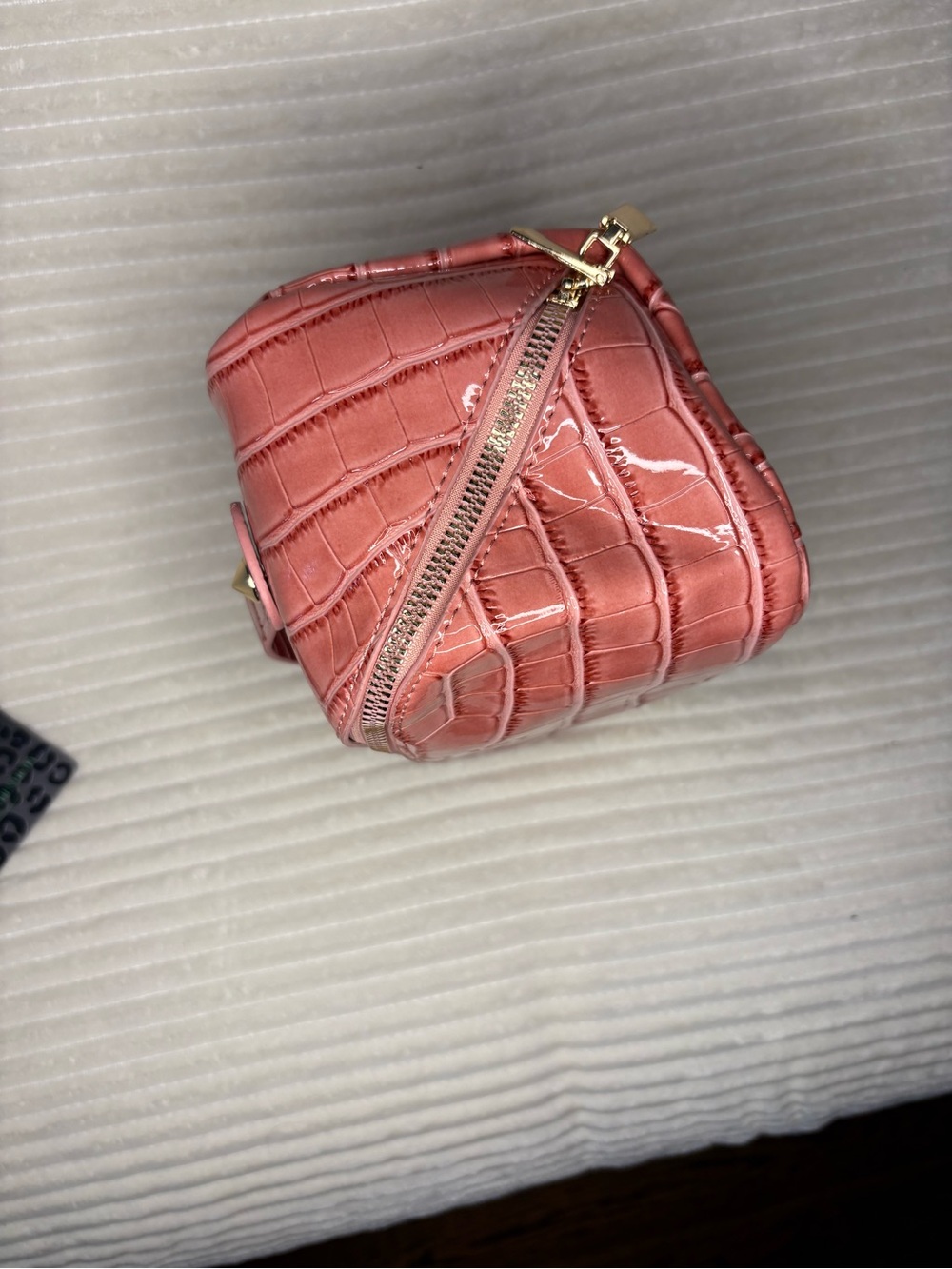 Privata’s Travel Pink Croc-Embossed Cosmetic Case - Picture 3 of 6